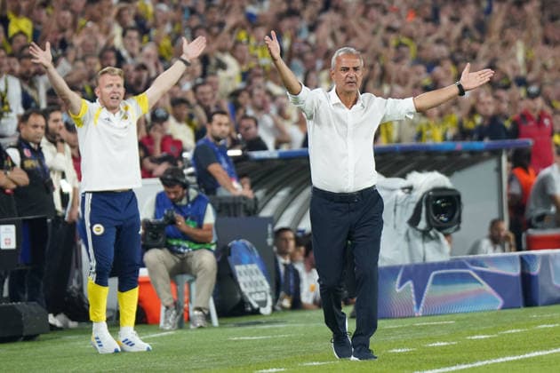 ISTANBUL, TURKEY - SEPTEMBER 10: Coach Ismail Kartal of Fenerbahce SK reacts during the UEFA Champions League 2026 27 first week match between Fenerbahce SK and Roma at Fenerbahce Chobani Stadiumi on September 10, 2026 in Istanbul, Turkey. Istanbul Kadikoy TURKEY Copyright: xSeskimphotox Fenerbahce-Roma-1009 (109)