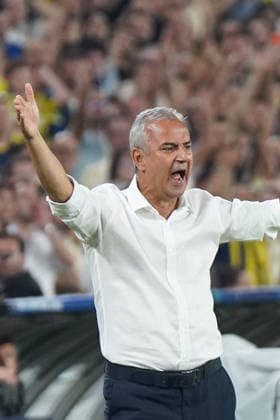 ISTANBUL, TURKEY - SEPTEMBER 10: Coach Ismail Kartal of Fenerbahce SK reacts during the UEFA Champions League 2026 27 first week match between Fenerbahce SK and Roma at Fenerbahce Chobani Stadiumi on September 10, 2026 in Istanbul, Turkey. Istanbul Kadikoy TURKEY Copyright: xSeskimphotox Fenerbahce-Roma-1009 (110)