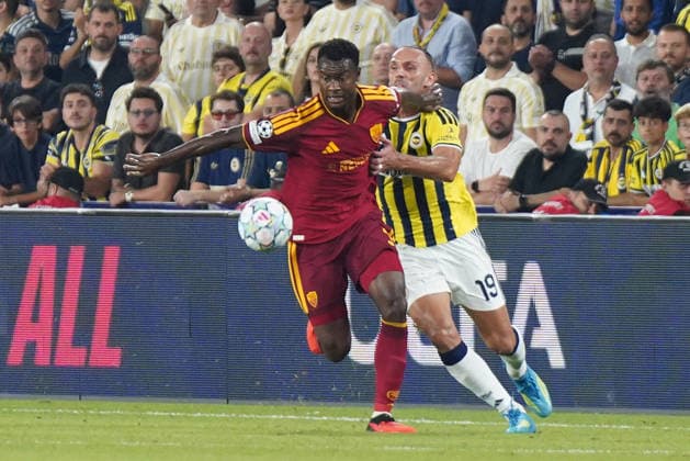 ISTANBUL, TURKEY - SEPTEMBER 10: Vedat Muriqi (19)of Fenerbahce SK and Evan N Dicka (5) of Roma during the UEFA Champions League 2026 27 first week match between Fenerbahce SK and Roma at Fenerbahce Chobani Stadiumi on September 10, 2026 in Istanbul, Turkey. Istanbul Kadikoy TURKEY Copyright: xSeskimphotox Fenerbahce-Roma-1009 (114)
