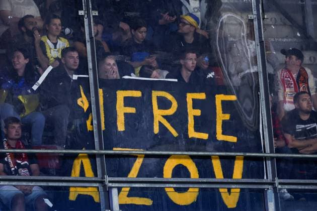 EINDHOVEN - Fans of FC Shakhtar Donetsk with a banner reading Free Azov during the UEFA Champions League match between PSV Eindhoven and Shakhtar Donetsk at the Philips Stadium on September 10, 2026, in Eindhoven, the Netherlands. MAURICE VAN STEEN ANP xVIxANPxSportx xxANPxIVx 567928111 originalFilename: 567928111.jpg