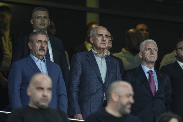 Fenerbahce v AS Roma - UEFA Champions League ISTANBUL, TURKIYE - SEPTEMBER 10: Turkish Parliament Speaker Numan Kurtulmus (C), Istanbul Governor Davut Gul (R) and Great Unity Party (BBP) Chairman Mustafa Destici (L) watch the UEFA Champions League match between Fenerbahce and Roma at Chobani Stadium in Istanbul, Turkiye, on September 10, 2026. Agit Erdi Ulukaya Anadolu Istanbul Turkey. Editorial use only. Please get in touch for any other usage.  Copyright: x2026xAnadoluxAgitxErdixUlukayax