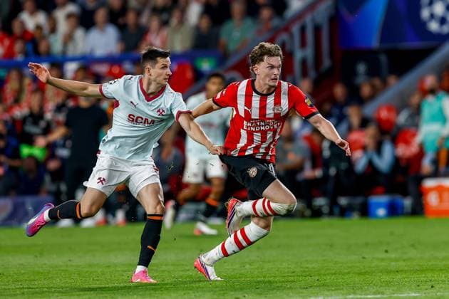 EINDHOVEN , 10-09-2026 , Philips stadium, season 2026 2027 , UEFA Champions League football , match between PSV and Shakhtar Donetsk, picture shows injury of player PSV player Paul Wanner PSV - Shakhtar Donetsk  x206828229x Copyright: