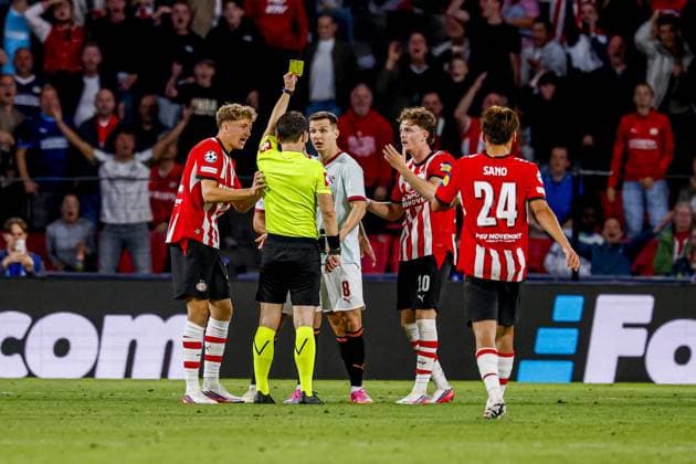 EINDHOVEN - Referee Umut Meler shows a yellow card to Dmytro Kryskiv of Shakhtar Donetsk during the UEFA Champions League match between PSV Eindhoven and Shakhtar Donetsk at the Philips Stadium on September 10, 2026 in Eindhoven, the Netherlands. MARCEL TER BALS ANP UEFA Champions League 2026 27 xVIxANPxSportx xMarcelxterxBalsxIVx 567929459 originalFilename: 567929459.jpg