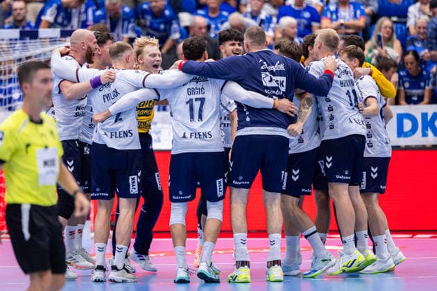 The SG Flensburg Handewitt players celebrate after their 30–39 victory. GER, TBV Lemgo Lippe vs. SG Flensburg Handewitt, Handball, 1st Bundesliga, Matchday 4, 2026–2027 season, September 10, 2026 GER, TBV Lemgo Lippe vs. SG Flensburg Handewitt, Handball, 1st Bundesliga, Matchday 4, 2026–2027 season, September 10, 2026 Lemgo Copyright: xEibner-Pressefoto JanxRollingerx EP_JSK