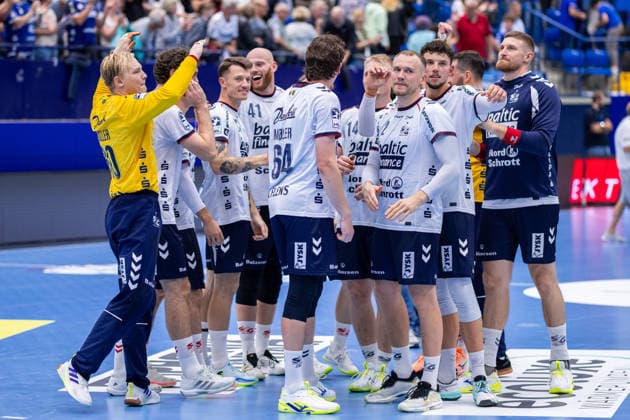 The SG Flensburg Handewitt players celebrate after their 30–39 victory. GER, TBV Lemgo Lippe vs. SG Flensburg Handewitt, Handball, 1st Bundesliga, Matchday 4, 2026–2027 season, September 10, 2026 GER, TBV Lemgo Lippe vs. SG Flensburg Handewitt, Handball, 1st Bundesliga, Matchday 4, 2026–2027 season, September 10, 2026 Lemgo Copyright: xEibner-Pressefoto JanxRollingerx EP_JSK