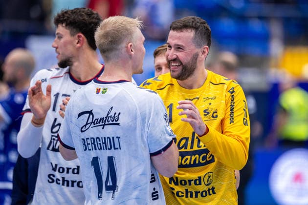 L R Emil Siersbaek Bergholt (SG Flensburg Handewitt), 14, and Benjamin Buric (SG Flensburg Handewitt), 01, celebrate after the 30–39 victory. GER, TBV Lemgo Lippe vs. SG Flensburg Handewitt, Handball, 1st Bundesliga, Matchday 4, 2026–2027 season, September 10, 2026 GER, TBV Lemgo Lippe vs. SG Flensburg Handewitt, Handball, 1st Bundesliga, Matchday 4, 2026–2027 season, September 10, 2026, Lemgo Copyright: xEibner-Pressefoto JanxRollingerx EP_JSK
