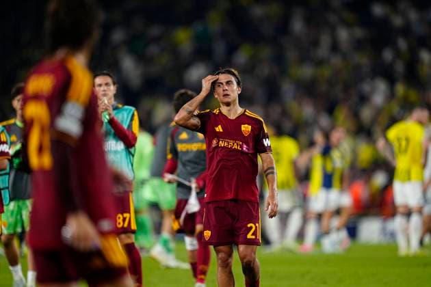 10.09 2026 - SOCCER - 2026 27 UEFA CHAMPIONS LEAGUE League Phase Fenerbahce SK v AS Roma Paulo Dybala of AS Roma shows disappointment after the match ISTANBUL Fenerbahce Sükrü Saracoglu Spor Kompleksi Istanbul TURKEY Copyright: xYagizxGurtugx xPsxImagesxYagizxGurtugx xPsxImagesx