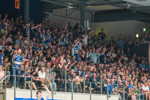 Fans from Eisenach jump for joy and celebrate GER, ThSV Eisenach vs. SG BBM Bietigheim, 1st Opel Handball Bundesliga, Handball, Matchday 4, 2026–2027 season, 7:00 p.m., September 10, 2026 GER, ThSV Eisenach vs. SG BBM Bietigheim, 1st Opel Handball Bundesliga, Handball, Matchday 4, 2026–2027 season, 7:00 PM, September 10, 2026, Eisenach Copyright: xMartinxHerbstx