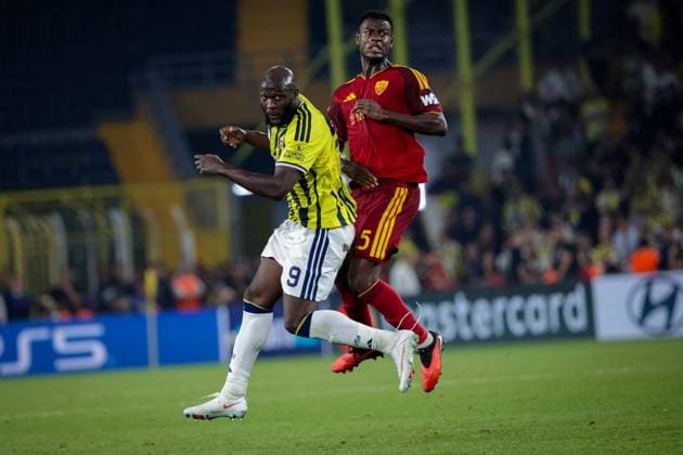 FENERBAHCE SK VS AS ROMA UEFA CHAMPIONS LEAGUE PHASE LEAGUE MD1 Romelu Lukaku of Fenerbahce and Evan Ndicka of AS Roma vie for the ball during the UEFA Champions League 2026 27 league phase MD1 between Fenerbahce SK and AS Roma at Sukru Saracoglu Stadium in Istanbul, Turkey on September 10, 2026. ISTANBUL TURKEY  Copyright: xBurakxBasturkx