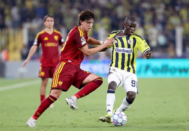 Fenerbahce v AS Roma - UEFA Champions League ISTANBUL, TURKIYE - SEPTEMBER 10: Fenerbahce s N’Golo Kante (91) competes for the ball against Leonardo Balerdi (26) of AS Roma during the UEFA Champions League 2026 27 league phase Matchday 1 match between Fenerbahce and Roma at Chobani Stadium in Istanbul, Turkiye, on September 10, 2026. Ali Atmaca Anadolu Istanbul Turkey. Editorial use only. Please get in touch for any other usage.  Copyright: x2026xAnadoluxAlixAtmacax