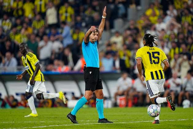 10.09 2026 - SOCCER - 2026 27 UEFA CHAMPIONS LEAGUE League Phase Fenerbahce SK v AS Roma Referee Jesus Gil Manzano of Spain is in action ISTANBUL Fenerbahce Sükrü Saracoglu Spor Kompleksi Istanbul TURKEY Copyright: xYagizxGurtugx xPsxImagesxYagizxGurtugx xPsxImagesx