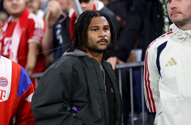 Soccer, Men s, Champions League, 2026–2027 Season, FC Bayern Munich vs. FK Bodø Glimt, Matchday 1, Allianz Arena: Serge Gnabry of FC Bayern Munich standing in street clothes, head and torso