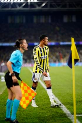 10.09 2026 - SOCCER - 2026 27 UEFA CHAMPIONS LEAGUE League Phase Fenerbahce SK v AS Roma Mason Greenwood of Fenerbahce prepares to take a corner kick during the match. ISTANBUL Fenerbahce Sükrü Saracoglu Spor Kompleksi Istanbul TURKEY Copyright: xYagizxGurtugx xPsxImagesxYagizxGurtugx xPsxImagesx