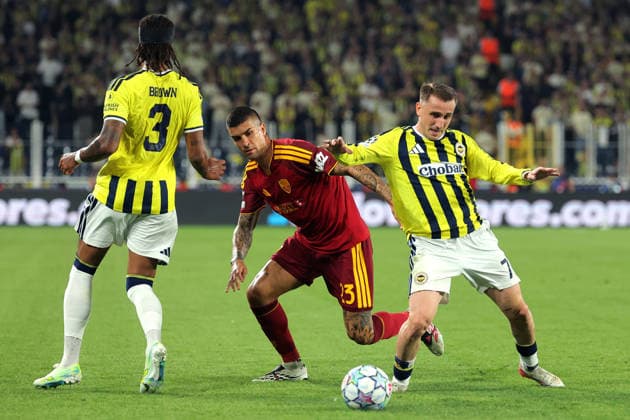 2026-09-10 Fenerbahce SK v AS Roma - UEFA Champions League 2026 27 League Phase MD1 ISTANBUL, TURKEY - SEPTEMBER 10: Archie Brown of Fenerbahce, Gianluca Mancini of AS Roma, Kerem Akturkoglu of Fenerbahce during the UEFA Champions League 2026 27 League Phase MD1 match between Fenerbahce SK and AS Roma at Sukru Saracoglu Stadium on September 10, 2026 in Istanbul, Turkey. (Photo by BSR Agency) Istanbul Turkey Content not available for redistribution in The Netherlands directly or indirectly through any third parties. Copyright: xBSRxAgencyx