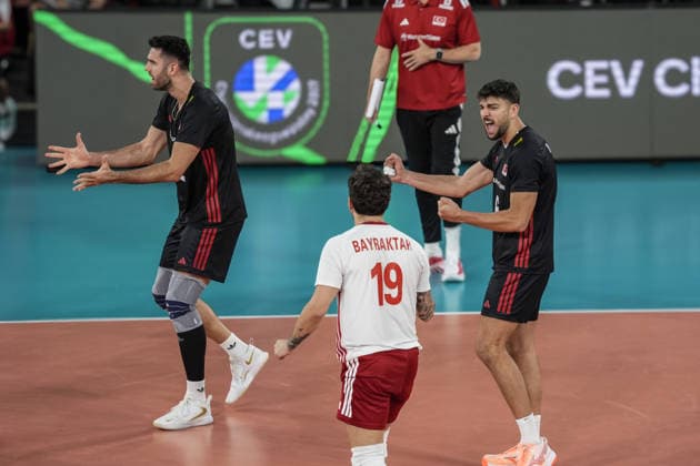 Turkiye v Germany - CEV EuroVolley 2026 Men CLUJ-NAPOCA, ROMANIA - SEPTEMBER 10: Players of Turkiye celebrate during of the CEV EuroVolley 2026 match between Turkiye and Germany at the BTarena in Cluj-Napoca, Romania, on September 10, 2026. Osmancan Gurdogan Anadolu Cluj-Napoca Romania. Editorial use only. Please get in touch for any other usage.  Copyright: x2026xAnadoluxOsmancanxGurdoganx