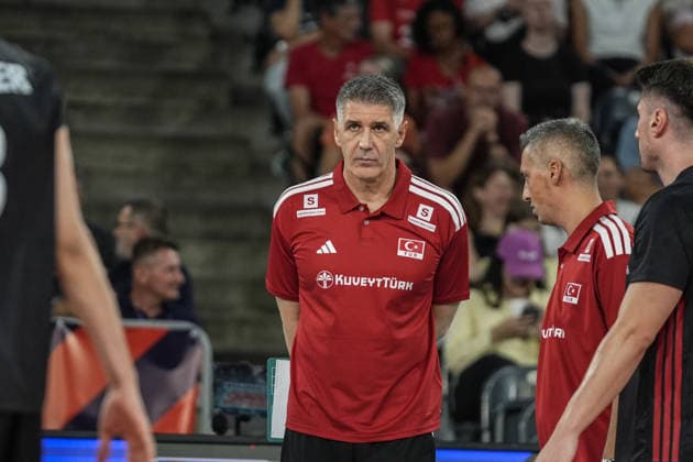 Turkiye v Germany - CEV EuroVolley 2026 Men CLUJ-NAPOCA, ROMANIA - SEPTEMBER 10: Head coach of Turkiye Slobodan Kovac follows the CEV EuroVolley 2026 match between Turkiye and Germany at the BTarena in Cluj-Napoca, Romania, on September 10, 2026. Osmancan Gurdogan Anadolu Cluj-Napoca Romania. Editorial use only. Please get in touch for any other usage.  Copyright: x2026xAnadoluxOsmancanxGurdoganx