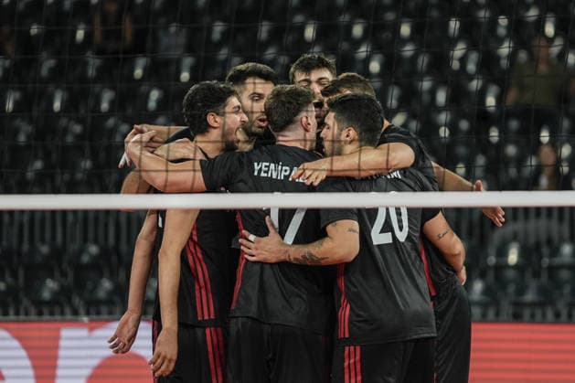 Turkiye v Germany - CEV EuroVolley 2026 Men CLUJ-NAPOCA, ROMANIA - SEPTEMBER 10: Players of Turkiye celebrate after scoring during of the CEV EuroVolley 2026 match between Turkiye and Germany at the BTarena in Cluj-Napoca, Romania, on September 10, 2026. Osmancan Gurdogan Anadolu Cluj-Napoca Romania. Editorial use only. Please get in touch for any other usage.  Copyright: x2026xAnadoluxOsmancanxGurdoganx