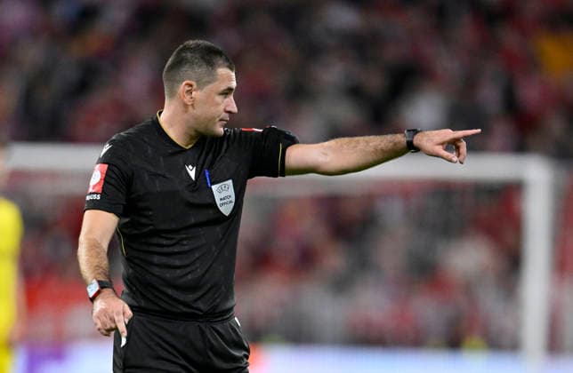 Referee Rade Obrenovic (SVN) Gesture FC Bayern Munich (FCB) vs. Bodø Glimt September 10, 2026 DFL regulations prohibit any use of photographs as image sequences and or quasi-video FC Bayern Munichich FCB vs. Bodo Glimt