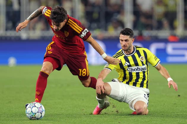 2026-09-10 Fenerbahce SK v AS Roma - UEFA Champions League 2026 27 League Phase MD1 ISTANBUL, TURKEY - SEPTEMBER 10: Matias Soule of AS Roma, Ismail Yuksek of Fenerbahce during the UEFA Champions League 2026 27 League Phase MD1 match between Fenerbahce SK and AS Roma at Sukru Saracoglu Stadium on September 10, 2026 in Istanbul, Turkey. (Photo by BSR Agency) Istanbul Turkey Content not available for redistribution in The Netherlands directly or indirectly through any third parties. Copyright: xBSRxAgencyx