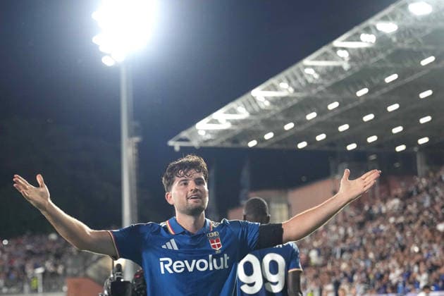 Como™s Martin Baturina celebrates after scoring 1-0 during the UEFA Champions League football match between Como and RB Leipzig - Champions League 2026 2027 - Giuseppe Sinigallia in Como , north Italy - Thursday , September 10 , 2026. - Soccer  Copyright: xSpada LaPressex