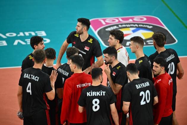 Turkiye v Germany - CEV EuroVolley 2026 Men CLUJ-NAPOCA, ROMANIA - SEPTEMBER 10: Players of Turkiye leave the floor during the CEV EuroVolley 2026 match between Turkiye and Germany at the BTarena in Cluj-Napoca, Romania, on September 10, 2026. Alex Nicodim Anadolu Cluj-Napoca Romania. Editorial use only. Please get in touch for any other usage.  Copyright: x2026xAnadoluxAlexxNicodimx