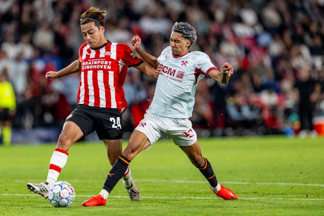 EINDHOVEN l PSV Eindhoven midfielder Kodai Sano and Shakhtar Donetsk midfielder Newertton during the UEFA Champions League match between PSV and Shakhtar Donetsk at Philips Stadion on September 10, 2026, in Eindhoven, the Netherlands. Photo by DeFodi Images