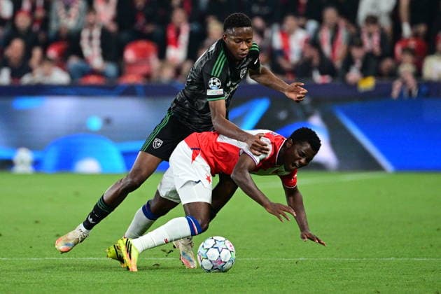 From left Souleymane Sagnan of Lens and Emmanuel Ayaosi of Slavia in action during the Football Champions League opening round match Slavia Prague vs RC Lens on September 10, 2026, in Prague, Czech Republic. (CTKxPhoto MichalxKamaryt) CTKPhotoP2026091010061  CTKPhotoP2026091010061