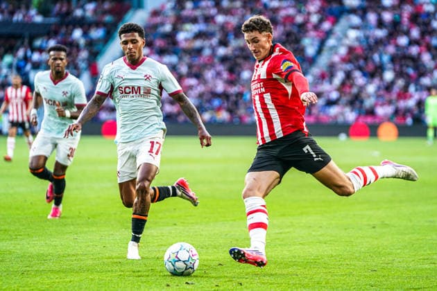 2026-09-10 PSV Eindhoven v Shaktar Donetsk - Champions League EINDHOVEN, NETHERLANDS - SEPTEMBER 10: Ruben van Bommel of PSV Eindhoven battles for possession with Vinicius Tobias of FC Shakhtar Donetsk during the Champions League match between PSV Eindhoven and Shaktar Donetsk at Philips Stadion on September 10, 2026 in Eindhoven, Netherlands. Eindhoven Philips Stadion Netherlands Content not available for redistribution in The Netherlands directly or indirectly through any third parties. Copyright: xAndrexWeeningx