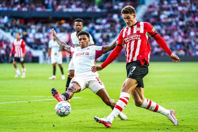 2026-09-10 PSV Eindhoven v Shaktar Donetsk - Champions League EINDHOVEN, NETHERLANDS - SEPTEMBER 10: Ruben van Bommel of PSV Eindhoven battles for possession with Vinicius Tobias of FC Shakhtar Donetsk during the Champions League match between PSV Eindhoven and Shaktar Donetsk at Philips Stadion on September 10, 2026 in Eindhoven, Netherlands. Eindhoven Philips Stadion Netherlands Content not available for redistribution in The Netherlands directly or indirectly through any third parties. Copyright: xAndrexWeeningx