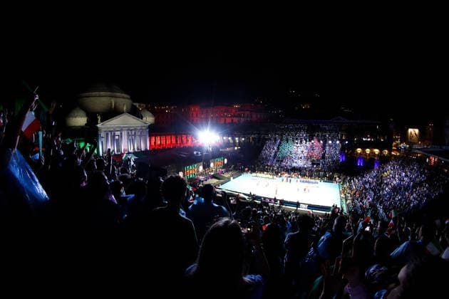 IPA88367937 - A general view of Piazza del Plebiscito during the opening match of the CEV Enel EuroVolley 2026 between Italy and Sweden at Piazza del Plebiscito on September 10, 2026, in Naples, Italy.  Copyright: xRichardxMorgano IPAxSportx xx IPA88367937
