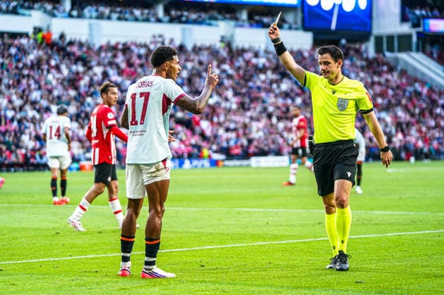 2026-09-10 PSV Eindhoven v Shaktar Donetsk - Champions League EINDHOVEN, NETHERLANDS - SEPTEMBER 10: Umut Meler referee shows a yellow card to Vinicius Tobias of FC Shakhtar Donetsk during the Champions League match between PSV Eindhoven and Shaktar Donetsk at Philips Stadion on September 10, 2026 in Eindhoven, Netherlands. Eindhoven Philips Stadion Netherlands Content not available for redistribution in The Netherlands directly or indirectly through any third parties. Copyright: xAndrexWeeningx