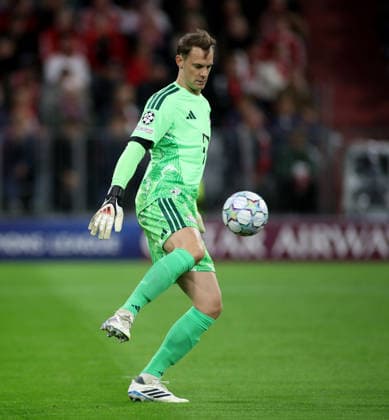 Soccer, Men s, Champions League, 2026–2027 Season, FC Bayern Munich vs. FK Bodø Glimt, Matchday 1, Allianz Arena, Manuel Neuer, FC Bayern Munich kicks the ball