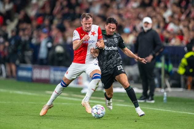Stanislav Vlcek in a battle with Franjo Ivanovic battle during UEFA Champions league match, SK Slavia Praha - RC Lens , 10 september 2026, Fortuna Arena, Praha, Czech republic Copyright: xMICHALxFAJT,ZOSPORTU.SKx MAJ_3589