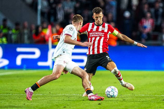 2026-09-10 PSV Eindhoven v Shaktar Donetsk - Champions League EINDHOVEN, NETHERLANDS - SEPTEMBER 10: Oleh Ocheretko of FC Shakhtar Donetsk battles for possession with Ivan Perisic of PSV Eindhoven during the Champions League match between PSV Eindhoven and Shaktar Donetsk at Philips Stadion on September 10, 2026 in Eindhoven, Netherlands. Eindhoven Philips Stadion Netherlands Content not available for redistribution in The Netherlands directly or indirectly through any third parties. Copyright: xAndrexWeeningx