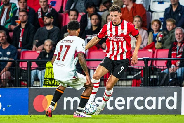 2026-09-10 PSV Eindhoven v Shaktar Donetsk - Champions League EINDHOVEN, NETHERLANDS - SEPTEMBER 10: Ruben van Bommel of PSV Eindhoven battles for possession with Vinicius Tobias of FC Shakhtar Donetsk during the Champions League match between PSV Eindhoven and Shaktar Donetsk at Philips Stadion on September 10, 2026 in Eindhoven, Netherlands. Eindhoven Philips Stadion Netherlands Content not available for redistribution in The Netherlands directly or indirectly through any third parties. Copyright: xAndrexWeeningx