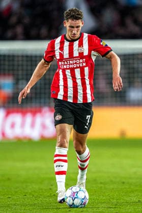 2026-09-10 PSV Eindhoven v Shaktar Donetsk - Champions League EINDHOVEN, NETHERLANDS - SEPTEMBER 10: Ruben van Bommel of PSV Eindhoven runs with the ball during the Champions League match between PSV Eindhoven and Shaktar Donetsk at Philips Stadion on September 10, 2026 in Eindhoven, Netherlands. Eindhoven Philips Stadion Netherlands Content not available for redistribution in The Netherlands directly or indirectly through any third parties. Copyright: xAndrexWeeningx