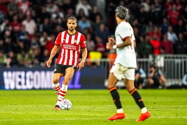 2026-09-10 PSV Eindhoven v Shaktar Donetsk - Champions League EINDHOVEN, NETHERLANDS - SEPTEMBER 10: Armando Obispo of PSV Eindhoven runs with the ball during the Champions League match between PSV Eindhoven and Shaktar Donetsk at Philips Stadion on September 10, 2026 in Eindhoven, Netherlands. Eindhoven Philips Stadion Netherlands Content not available for redistribution in The Netherlands directly or indirectly through any third parties. Copyright: xAndrexWeeningx