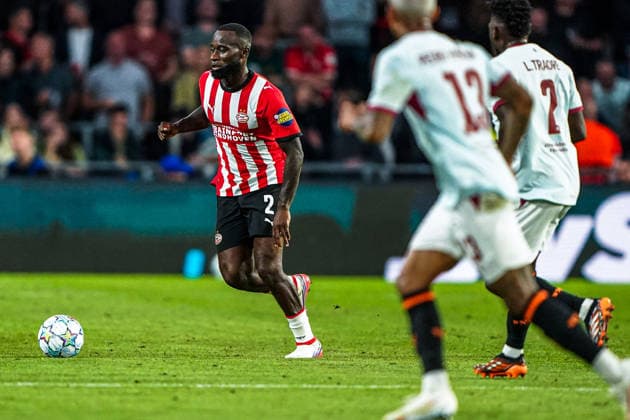 2026-09-10 PSV Eindhoven v Shaktar Donetsk - Champions League EINDHOVEN, NETHERLANDS - SEPTEMBER 10: Lutsharel Geertruida of PSV Eindhoven runs with the ball during the Champions League match between PSV Eindhoven and Shaktar Donetsk at Philips Stadion on September 10, 2026 in Eindhoven, Netherlands. Eindhoven Philips Stadion Netherlands Content not available for redistribution in The Netherlands directly or indirectly through any third parties. Copyright: xAndrexWeeningx