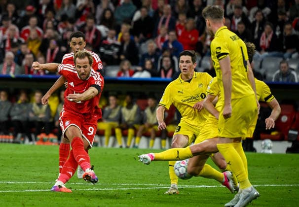 September 10, 2026, xemx, Soccer, UEFA Champions League, FC Bayern Munich vs. FK Bodø Glimt, Harry Kane (FC Bayern Munich), Villads Nielsen (FK Bodø Glimt), tackle, action, battle for the ball, Munich