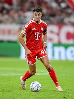 Aleksandar Pavlovic of FC Bayern Munich controls the ball during the 2026–2027 UEFA Champions League match between Bayern Munich and Bodo Glimt at the Fussball Arena München on September 10, 2026, in Munich, Germany. Photo by Harry Langer, DeFodi Images