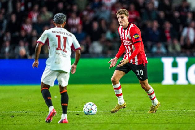 2026-09-10 PSV Eindhoven v Shaktar Donetsk - Champions League EINDHOVEN, NETHERLANDS - SEPTEMBER 10: Guus Til of PSV Eindhoven battles for possession with Newertton of FC Shakhtar Donetsk during the Champions League match between PSV Eindhoven and Shaktar Donetsk at Philips Stadion on September 10, 2026 in Eindhoven, Netherlands. Eindhoven Philips Stadion Netherlands Content not available for redistribution in The Netherlands directly or indirectly through any third parties. Copyright: xAndrexWeeningx