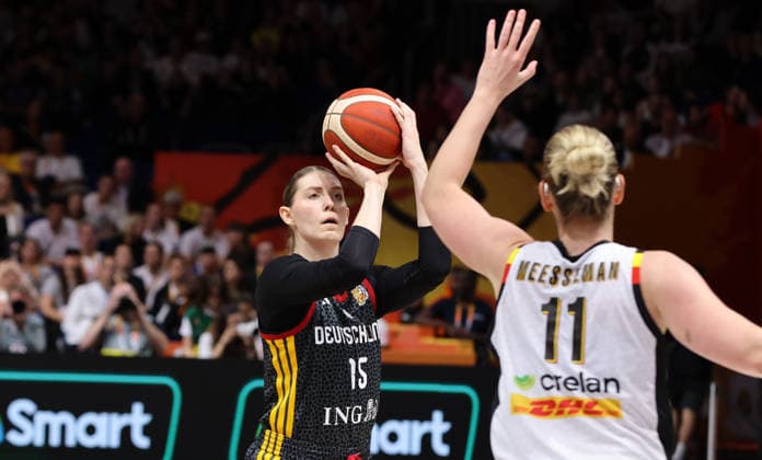 Luisa Geiselsöder with the ball, Emma Meesseman in a duel; game scene; action; sports; basketball; FIBA World Cup; Women s World Championship; 2026–2027 season; October 9, 2026; Belgium (BEL) vs. DBB Germany (GER)