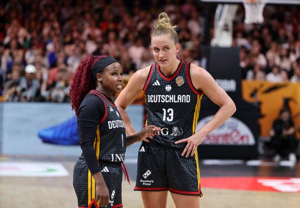 Alexis Peterson talks with Leonie Fiebich: Upper Body Workout, Sports, Basketball, FIBA World Cup, Women s World Championship, 2026-2027 Season, October 9, 2026, Belgium (BEL) vs. DBB Germany (GER)