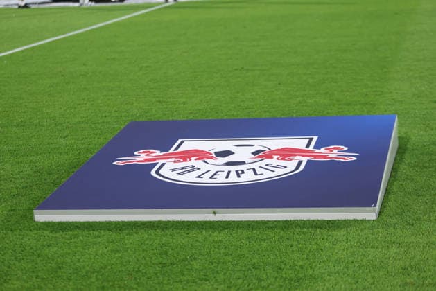 IPA88368420 - The RB Leipzig logo during the UEFA Champions League soccer match between Como 1907 and RB Leipzig on September 10, 2026, at the Giuseppe Sinigaglia Stadium in Como, Italy. Photo by Nderim KACELI  Copyright: xNderimxKaceli IPAxSportx xx IPA88368420