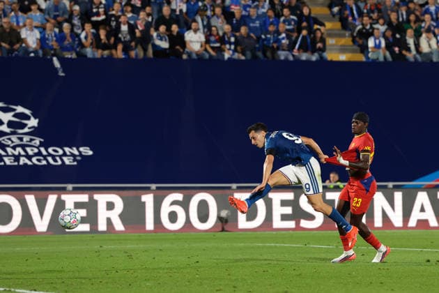 Como 1907 v RB Leipzig - UEFA Champions League - Season 2026-2027 Como, Italy, 10th September 2026. Anastasios Douvikas of Como 1907 scores to give the hosts a 2-0 lead during the Como 1907 vs RB Leipzig UEFA Champions League, group phase match at Stadio Giuseppe Sinigaglia, Como. Picture credit should read: Jonathan Moscrop Como Stadio Giuseppe Sinigaglia Italy