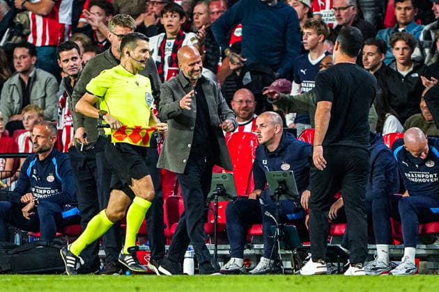 2026-09-10 PSV Eindhoven v Shaktar Donetsk - Champions League EINDHOVEN, NETHERLANDS - SEPTEMBER 10: Peter Bosz headcoach of PSV Eindhoven shakes hands with Arda Turan headcoach of FC Shakhtar Donetsk during the Champions League match between PSV Eindhoven and Shaktar Donetsk at Philips Stadion on September 10, 2026 in Eindhoven, Netherlands. Eindhoven Philips Stadion Netherlands Content not available for redistribution in The Netherlands directly or indirectly through any third parties. Copyright: xAndrexWeeningx