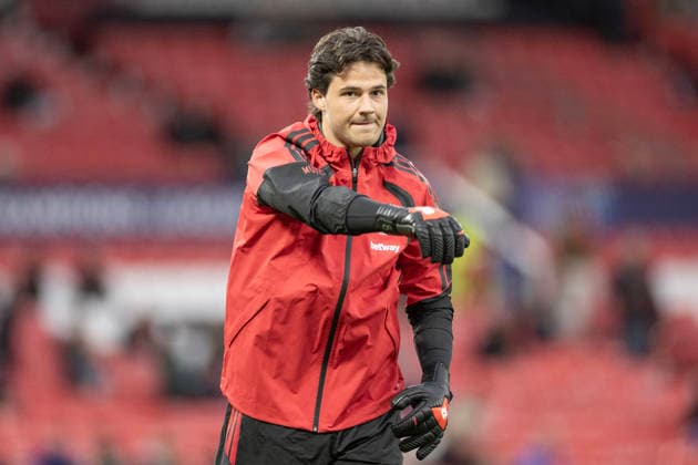 Manchester United, ManU v Sabah FC - UEFA Champions League 2026 27 League Phase MD1 Senne Lammens 1 of Manchester United F.C. warms up before the match during the UEFA Champions League League Stage match between Manchester United and Sabah FK at Old Trafford, Manchester, on September 10, 2026. Manchester Greater Manchester United Kingdom  Copyright: xMIxNewsx originalFilename:fletcher-manchest260910_npvfP.jpg