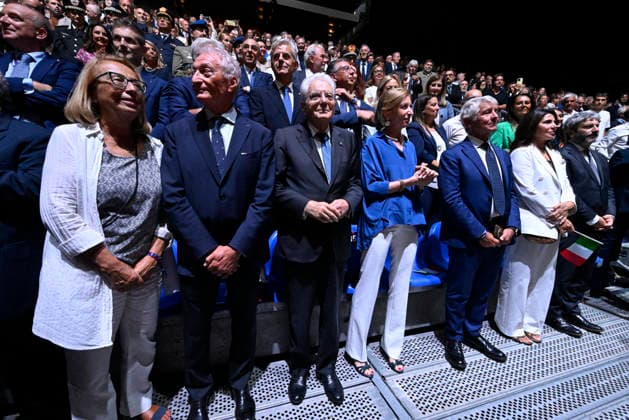 September 10, 2026, Napoli: Il presidente della Repubblica Sergio Mattarella con la figlia Laura durante l incontro inaugurale di Euro Volley 2026 tra Italia e Svezia nel palazzetto allestito in piazza del Plebiscito a Napoli, 10 settembre 2026. ANSA CIRO FUSCO Italian President Sergio Mattarella, flanked by his daughter Laura, attends the EuroVolley 2026 opening match between Italy and Sweden at the arena set up in Piazza del Plebiscito, in Naples, Italy, 10 September 2026. ANSA CIRO FUSCO Euro Volley 2026: In Piazza Napoli Italia-Svezia  - ZUMAa110 20260910_zaf_a110_040 Copyright: xCiroxFuscox