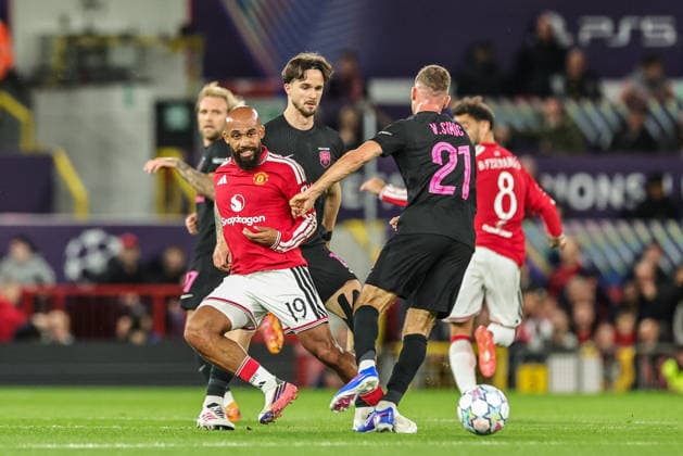 Manchester United, ManU v Sabah FC - UEFA Champions League 2026 27 League Phase MD1 Bryan Mbeumo of Manchester United and Veljko Simic of Sabah FK compete for the ball during the UEFA Champions League Matchday 1 of 8 match between Manchester United and Sabah FK at Old Trafford in Manchester, United Kingdom, on September 10, 2026. Manchester Greater Manchester United Kingdom  Copyright: xNewsxImagesx originalFilename:cosgrove-uefacham260910_np7oZ.jpg