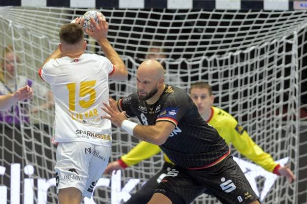 Leon Ljevar, HC Vardar Skopje 15, on the ball; Adrian Sipos, MT Melsungen 8, in defense; GER, MT Melsungen vs. HC Vardar Skopje 1961 (MKD), Handball, Men’s Champions League, Group Matches, 2026–2027 Season, September 10, 2026, GER, MT Melsungen vs. HC Vardar Skopje, Handball, Men’s Champions League, Group Match, 2026–2027 Season, September 10, 2026, Kassel Copyright: xEibner-Pressefotox xRolandxSippelx EP_RSL